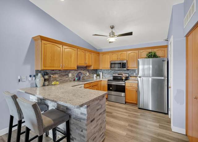 Property at 4130 100th St #9, Urbandale, IA 50322, 2 beds, 2 baths