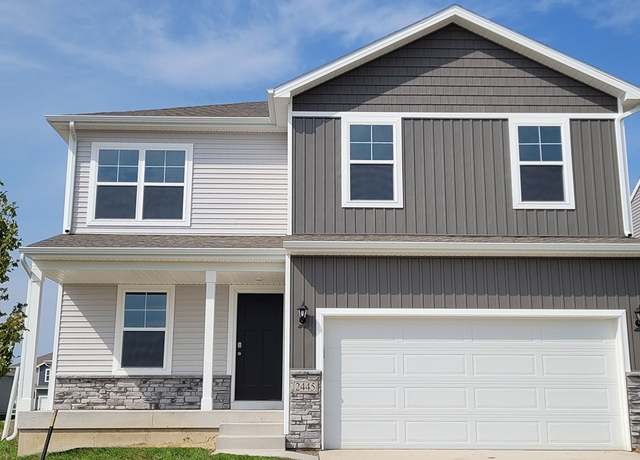 Property at 5612 153rd St, Urbandale, IA 50111, 4 beds, 2.5 baths