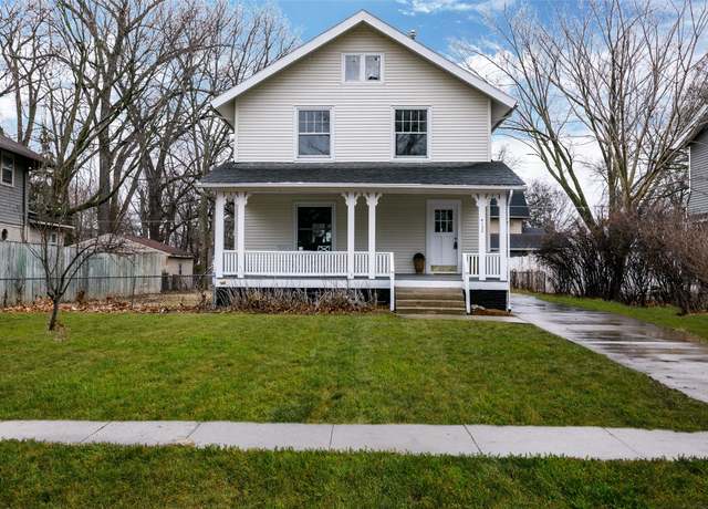 Property at 4132 Kingman Blvd, Des Moines, IA 50311, 3 beds, 2 baths