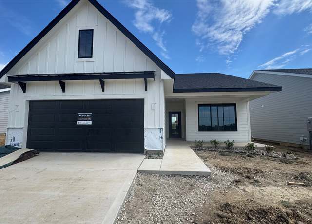 Property at 1532 Garland Ave, Norwalk, IA 50021, 3 beds, 3 baths