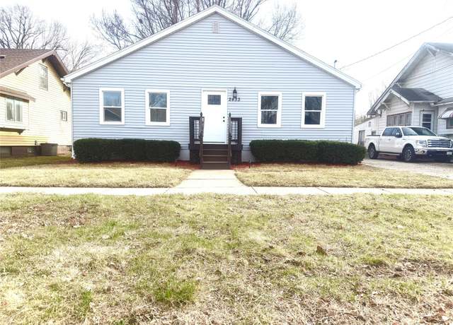 Property at 2433 Capitol Ave, Des Moines, IA 50317, 3 beds, 2 baths