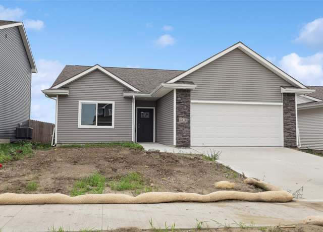 Property at 4416 NW 17th St, Ankeny, IA 50023, 4 beds, 3 baths