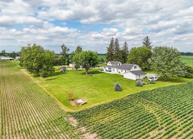 Property at 8360 NE 56th St, Bondurant, IA 50035, 3 beds, 2.5 baths
