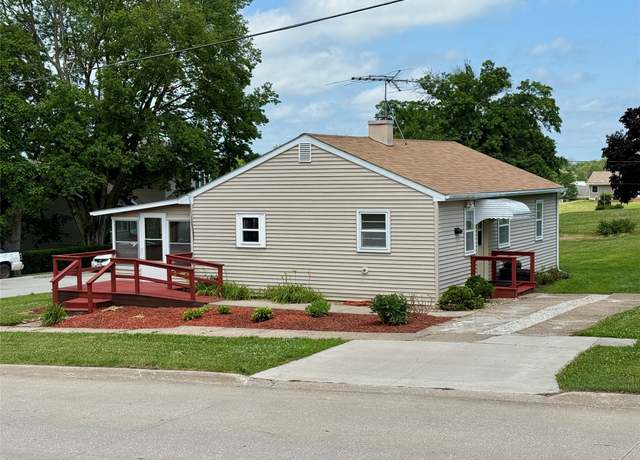 Property at 203 N Mill St, North English, IA 52316, 2 beds, 1 bath