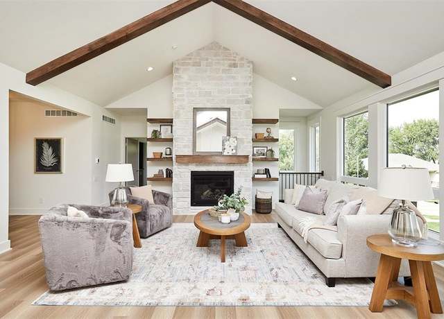Property at 4925 162nd St, Urbandale, IA 50323, 4 beds, 3 baths