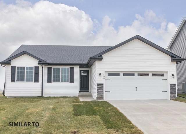 Property at 401 N 19th St, Indianola, IA 50125, 3 beds, 2 baths