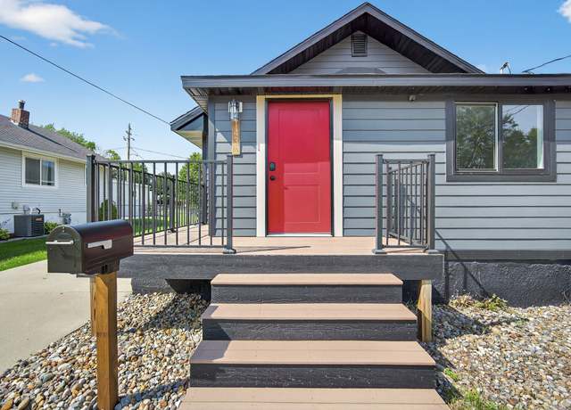 Property at 1432 Royer St, Des Moines, IA 50316, 3 beds, 2 baths