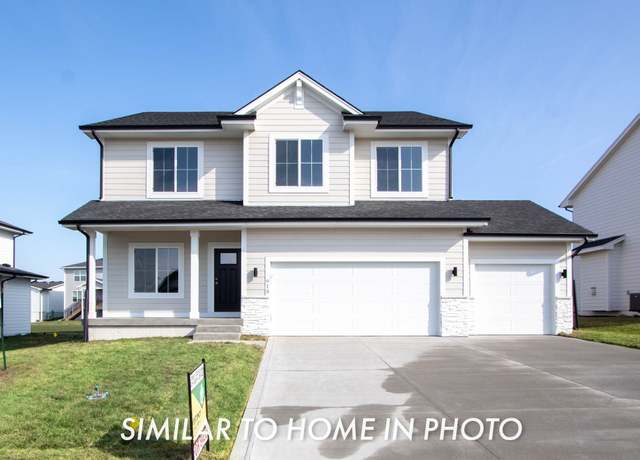Property at 6720 Bright St, Johnston, IA 50131, 4 beds, 2.5 baths