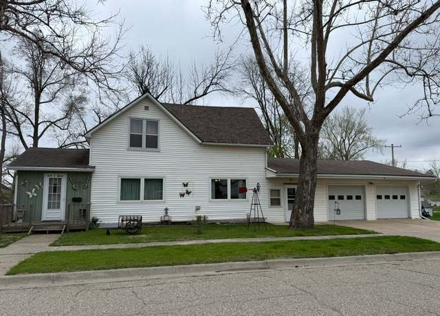 Property at 809 S Main St, Toledo, IA 52342, 3 beds, 1.5 baths
