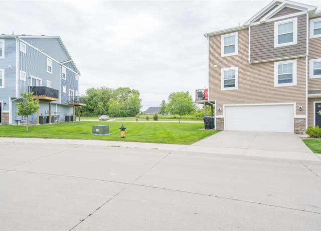 Property at 2714 NW Lois Ln, Ankeny, IA 50023, 3 beds, 2.5 baths
