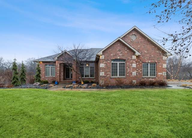 Property at 390 Painted Woods Dr, Waukee, IA 50263, 4 beds, 3 baths