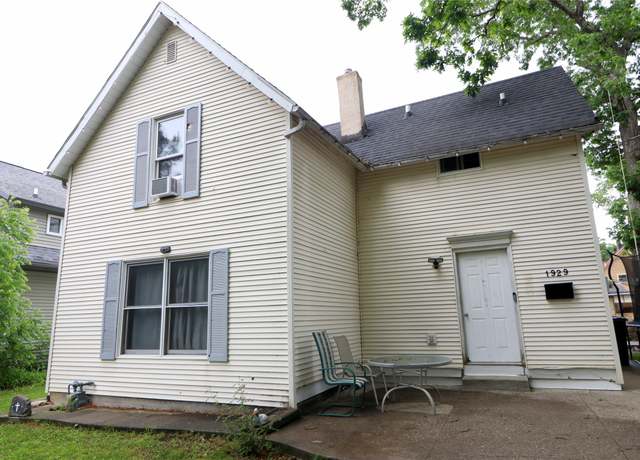 Property at 1929 10th St, Des Moines, IA 50314, 3 beds, 1.5 baths