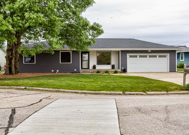 Property at 405 Joy Cir, Gilbert, IA 50105, 4 beds, 2 baths