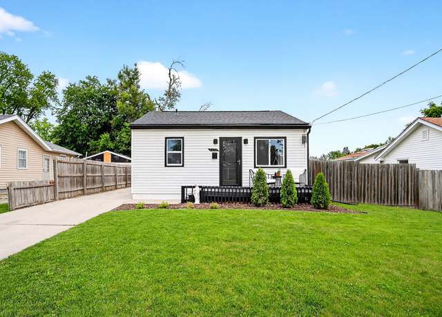 Property at 1315 Bundy St, Des Moines, IA 50315, 2 beds, 1 bath
