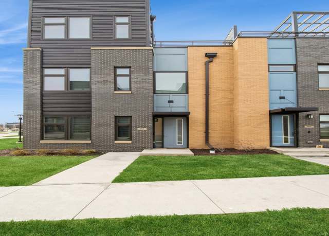 Property at 804 E 2nd St, Des Moines, IA 50309, 3 beds, 2.5 baths