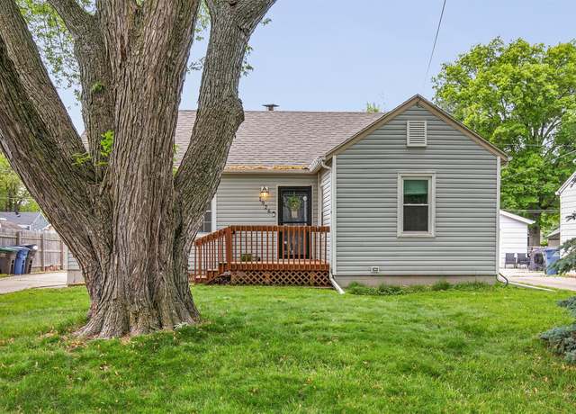 Property at 1926 55th St, Des Moines, IA 50310, 2 beds, 1 bath
