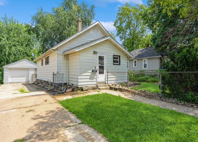 Property at 3615 Cambridge St, Des Moines, IA 50313, 2 beds, 1 bath