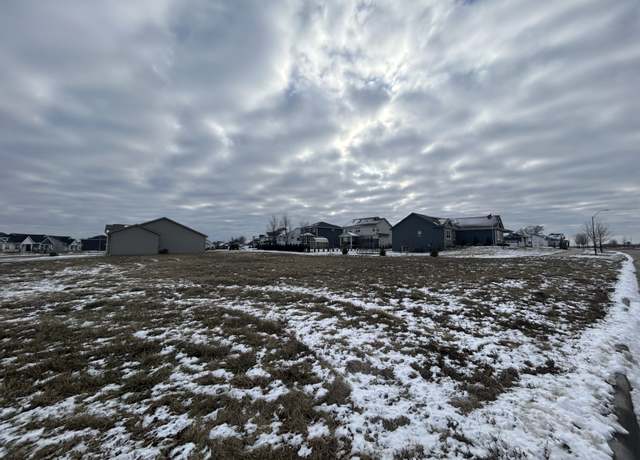 Property at 3143 Devonshire Pkwy, Clive, IA 50325