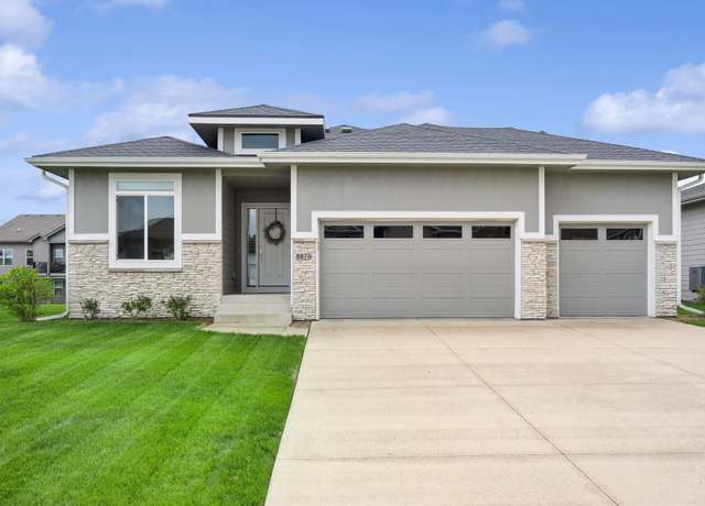 Property at 8876 Scarlet Dr, West Des Moines, IA 50266, 4 beds, 3 baths