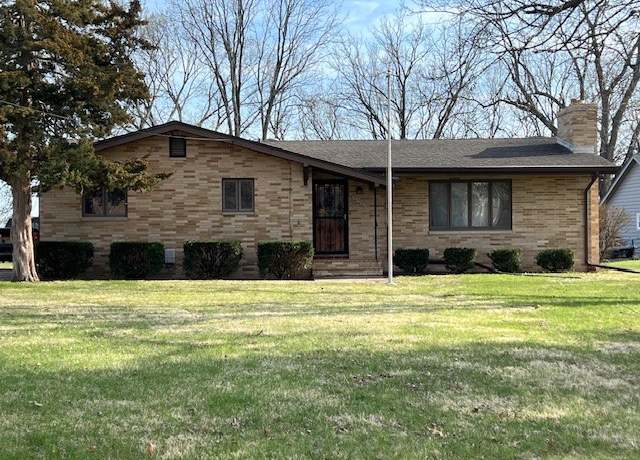 Property at 5303 E Oakwood Dr, Pleasant Hill, IA 50327, 3 beds, 2 baths