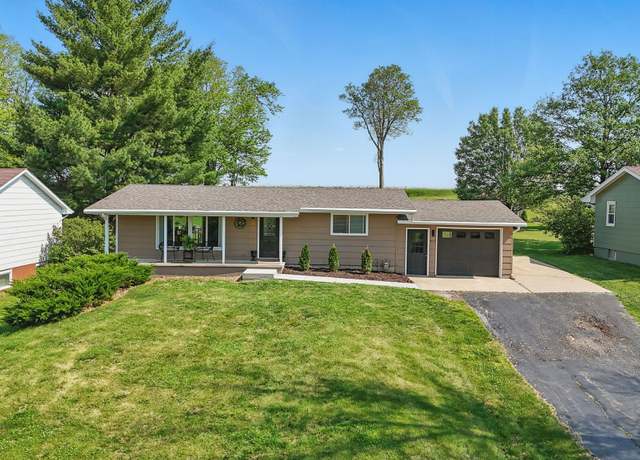 Property at 809 Oak St, Guthrie Center, IA 50115, 4 beds, 2 baths