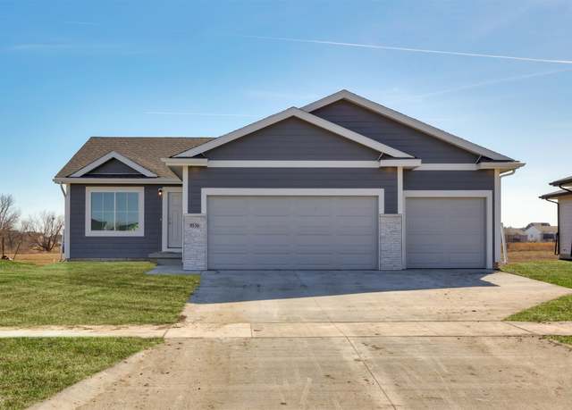 Property at 9536 NW 82nd Ave, Johnston, IA 50131, 3 beds, 2 baths