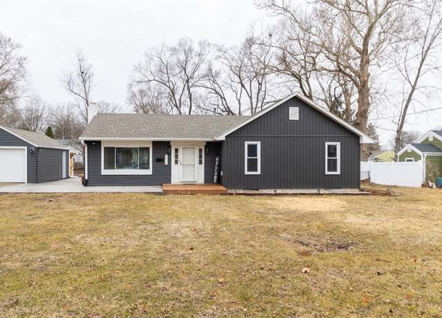 Property at 3934 42nd St, Des Moines, IA 50310, 3 beds, 2 baths