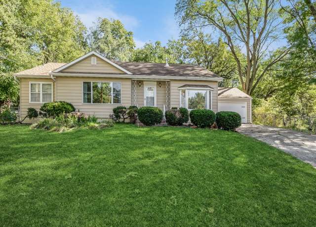 Property at 655 64th St, Des Moines, IA 50312, 3 beds, 3 baths