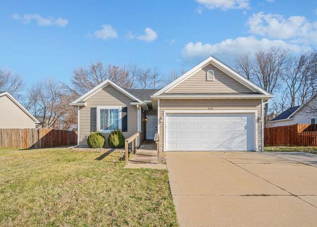Property at 309 4th St NW, Altoona, IA 50009, 4 beds, 2.5 baths
