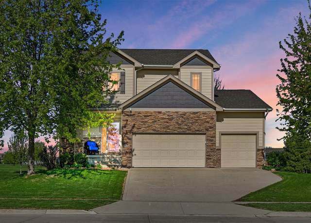 Property at 3414 163rd St, Urbandale, IA 50323, 5 beds, 3.5 baths