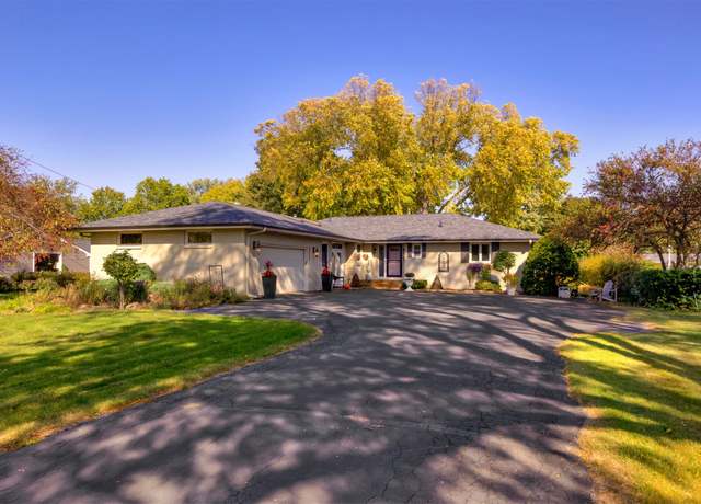 Property at 1409 Ashworth Rd, West Des Moines, IA 50265, 3 beds, 1.5 baths