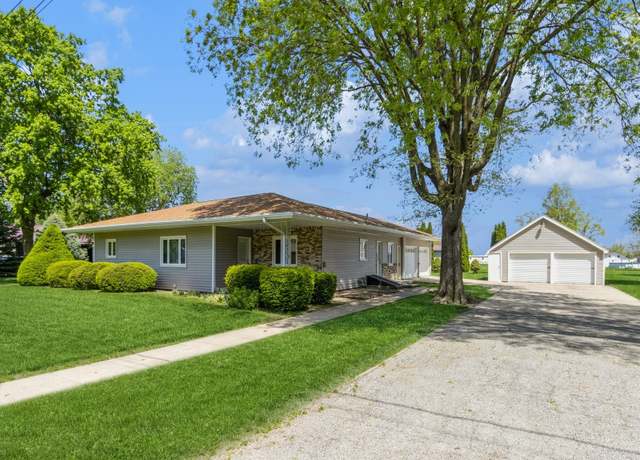 Property at 203 W Franklin St, New Sharon, IA 50207, 3 beds, 1.5 baths