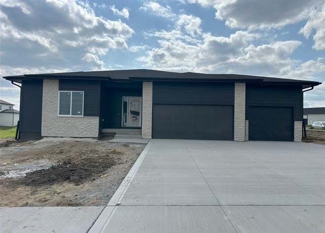 Property at 4192 NW 177th St, Clive, IA 50325, 5 beds, 3.5 baths
