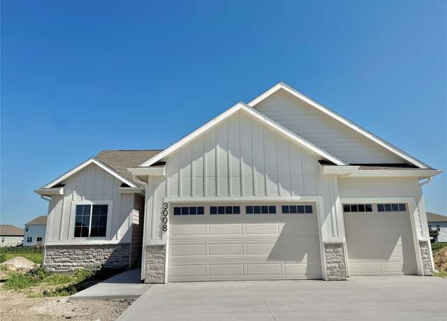 Property at 3008 NW Beechwood Ct, Ankeny, IA 50023, 4 beds, 3 baths