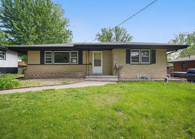 Property at 2407 E Tiffin Ave, Des Moines, IA 50317, 2 beds, 2 baths
