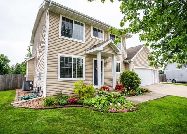 Property at 600 Evergreen Cir NW, Bondurant, IA 50035, 4 beds, 3.5 baths