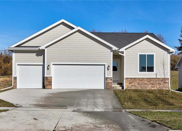 Property at 529 Meadows Ct, Polk City, IA 50226, 3 beds, 2 baths