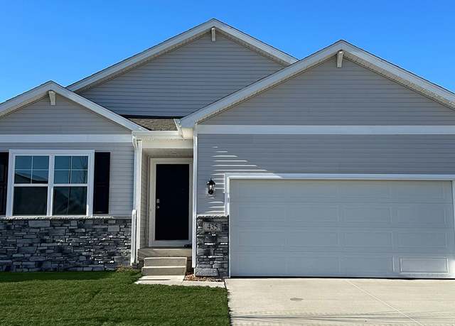 Property at 3218 10th Ave SW, Altoona, IA 50009, 4 beds, 3 baths