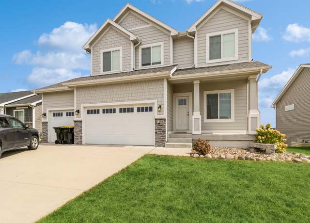 Property at 1401 S 10th St, Adel, IA 50003, 4 beds, 2.5 baths