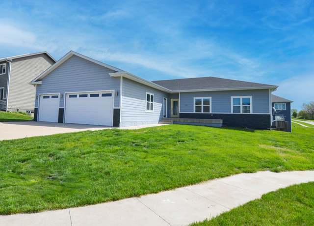 Property at 961 Breakwater Pl, Polk City, IA 50226, 4 beds, 3 baths