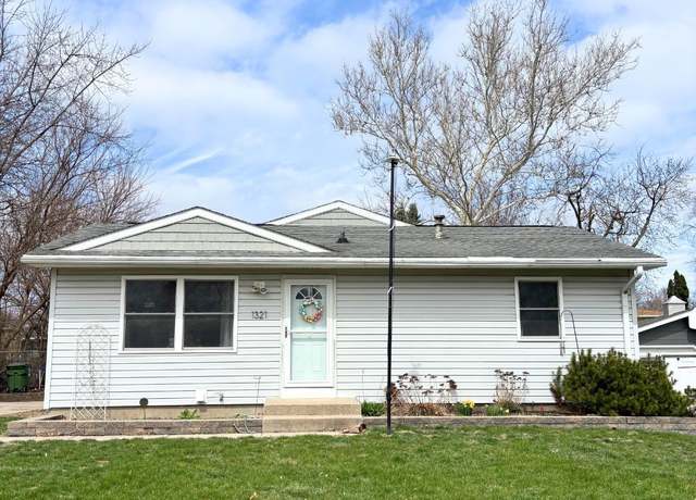 Property at 1321 Nixon Cir, Ames, IA 50010, 3 beds, 1.5 baths