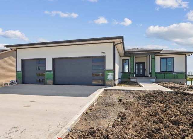 Property at 753 SW Cattail Rd, Grimes, IA 50111, 6 beds, 3 baths