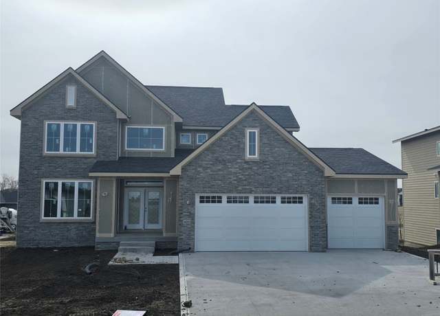 Property at 16202 Sharon Dr, Urbandale, IA 50323, 6 beds, 4.5 baths