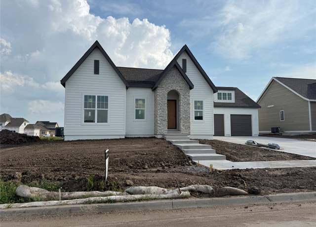 Property at 303 SW 17th St, Ankeny, IA 50023, 4 beds, 3 baths
