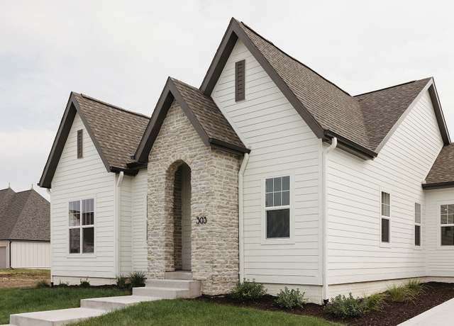 Property at 303 SW 17th St, Ankeny, IA 50023, 4 beds, 3 baths