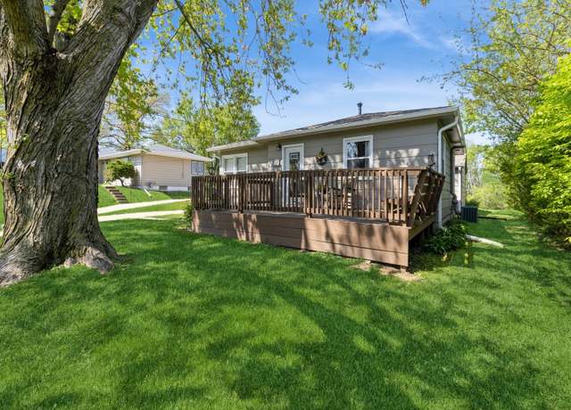 Property at 925 1st St N, Newton, IA 50208, 2 beds, 1 bath