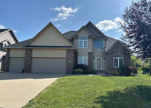 Property at 4017 160th St, Urbandale, IA 50323, 4 beds, 3.5 baths