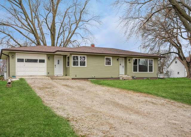 Property at 406 10th Ave, Sully, IA 50251, 4 beds, 2 baths