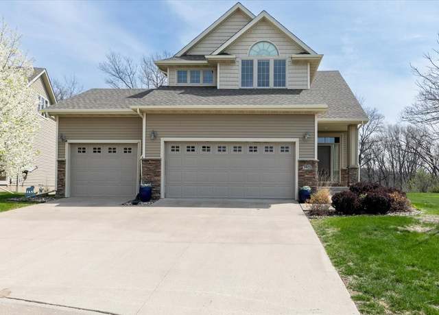 Property at 3901 140th St, Urbandale, IA 50323, 4 beds, 3.5 baths