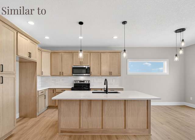 Property at 2926 Lake Hill Dr, Des Moines, IA 50320, 4 beds, 3 baths